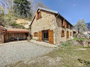 La Grange d'Ardichen vue sur les montagnes